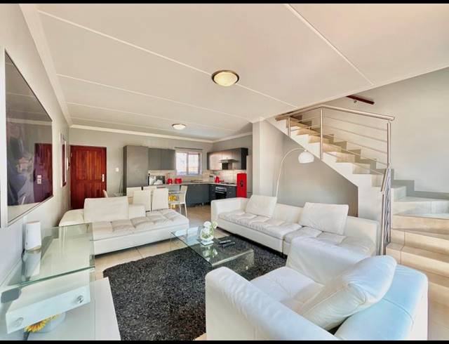 2 BEDROOM TOWNHOUSE FOR SALE IN BLUE HILLS